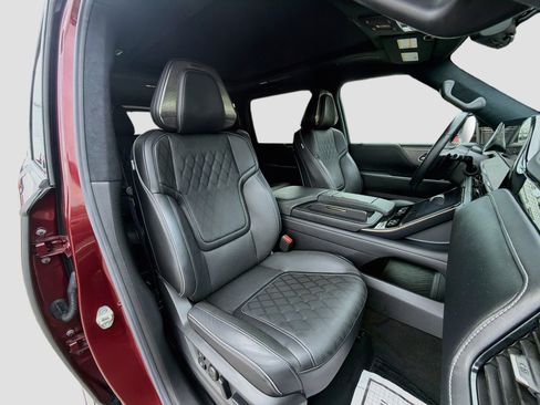 Used 2025 INFINITI QX80 Autograph AWD/4WD image 16
