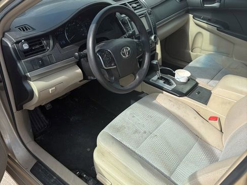 Used 2012 Toyota Camry LE FWD image 11