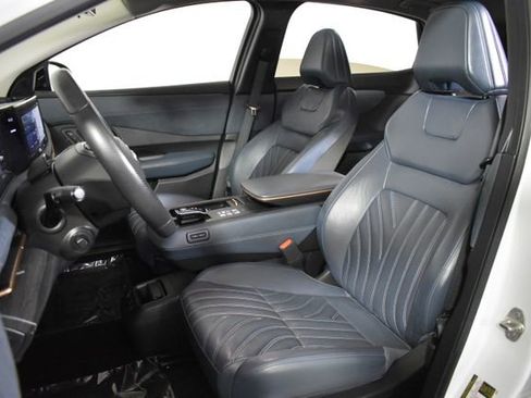 Certified 2023 Nissan Ariya AWD/4WD image 9