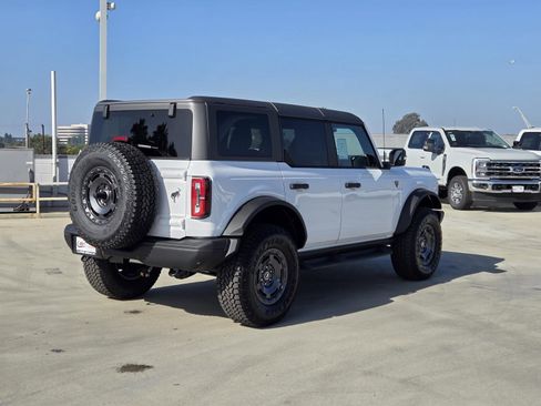 New 2025 Ford Bronco Badlands image 4
