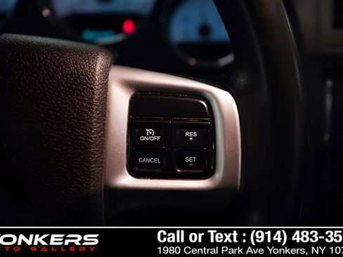 Used 2011 Dodge Challenger image 35