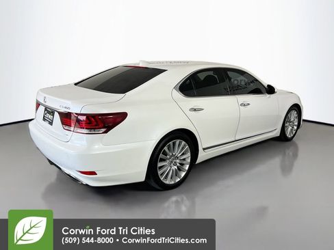 Used 2014 Lexus LS 460 AWD w/ Comfort Package image 16