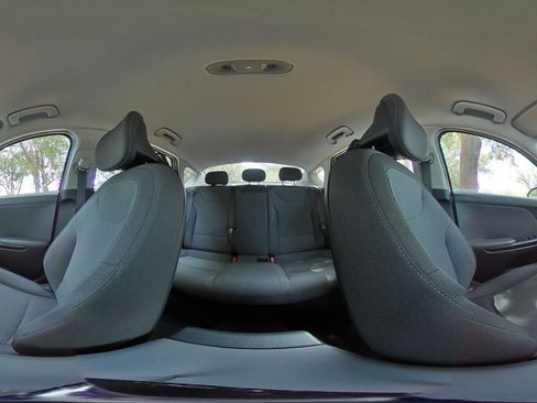 Used 2025 Kia K4 LXS image 40