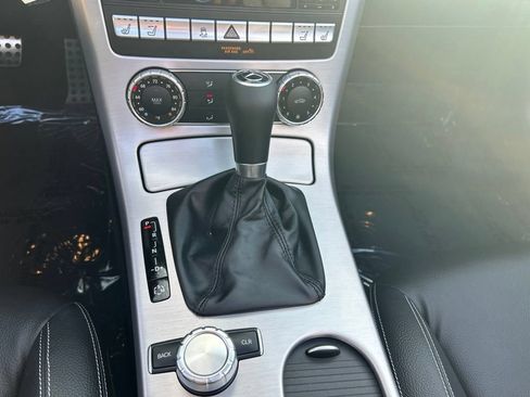Used 2013 Mercedes-Benz SLK 250 image 34
