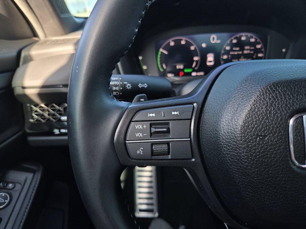 Used 2025 Honda Accord Sport image 25