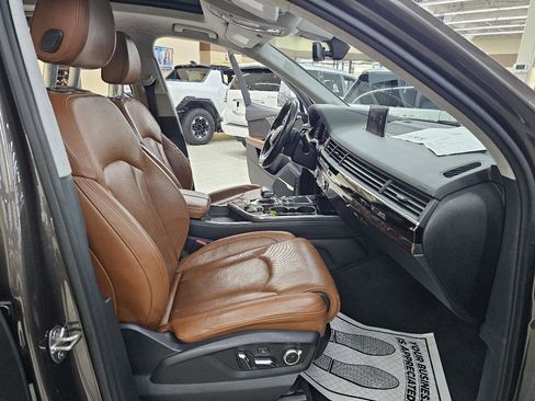 Used 2018 Audi Q7 3.0T Prestige image 22