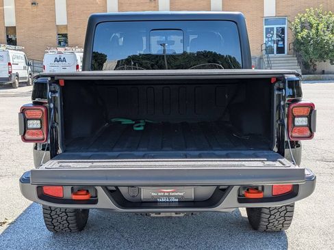 Used 2023 Jeep Gladiator Mojave w/ LED Lighting Group AWD/4WD image 6