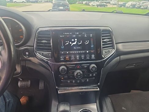 Used 2022 Jeep Grand Cherokee Laredo X AWD/4WD image 8