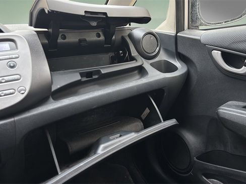 Used 2013 Honda Fit image 28