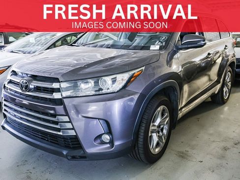 Used 2017 Toyota Highlander Limited AWD/4WD image 1