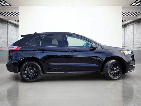 Used 2022 Ford Edge SE w/ Black Appearance Package image 6
