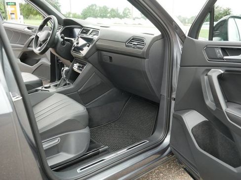 Used 2023 Volkswagen Tiguan SE R-Line AWD/4WD image 20