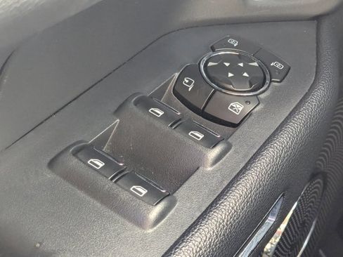 Used 2024 Ford Expedition XLT image 28