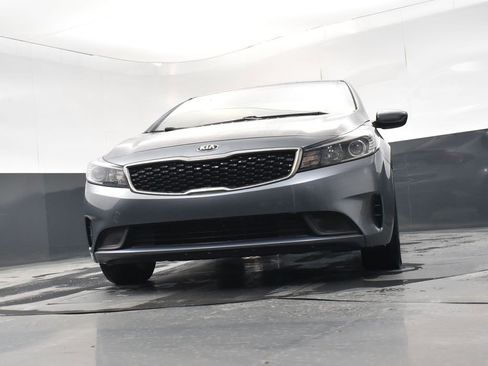 Used 2017 Kia Forte S image 23