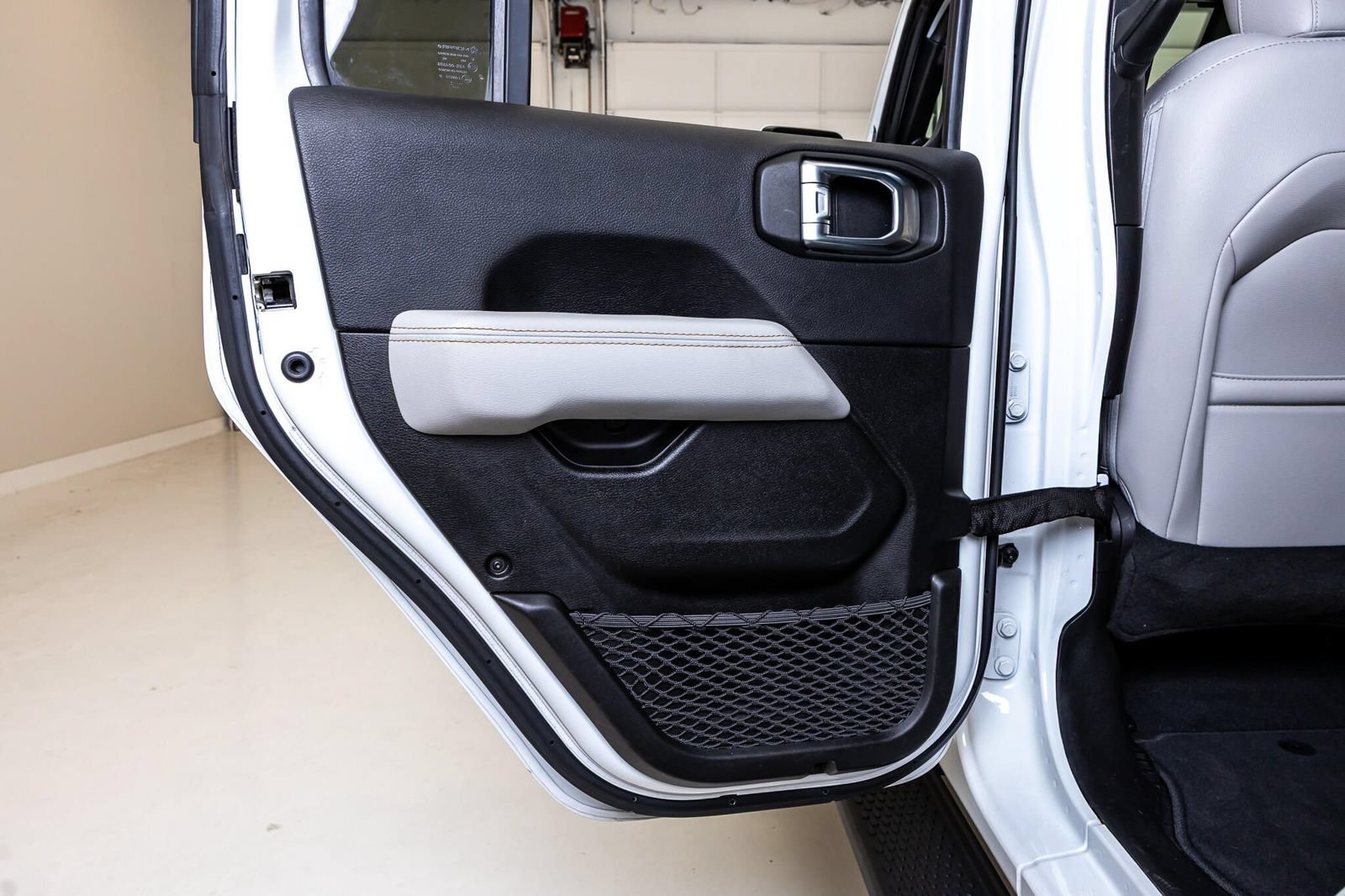 Used 2022 Jeep Wrangler Unlimited Sahara AWD/4WD image 37