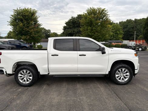 Used 2020 Chevrolet Silverado 1500 Custom w/ Custom Value Package AWD/4WD image 6
