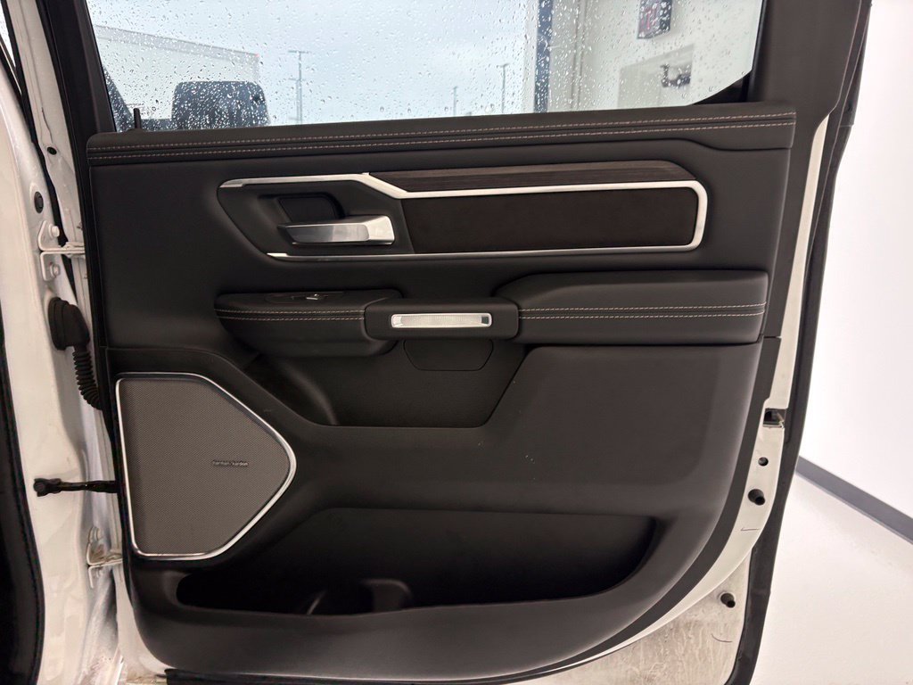 Used 2025 RAM 1500 Laramie AWD/4WD image 41