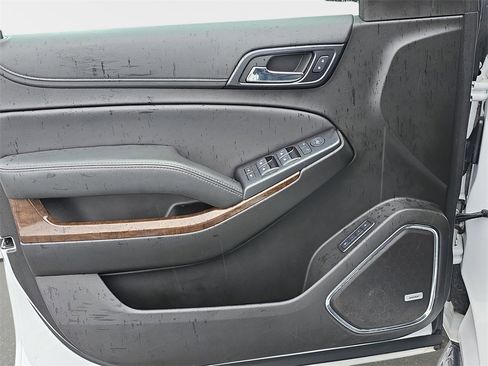 Used 2019 Chevrolet Suburban LT image 32