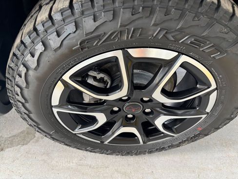 Used 2025 Jeep Compass Trailhawk AWD/4WD image 30
