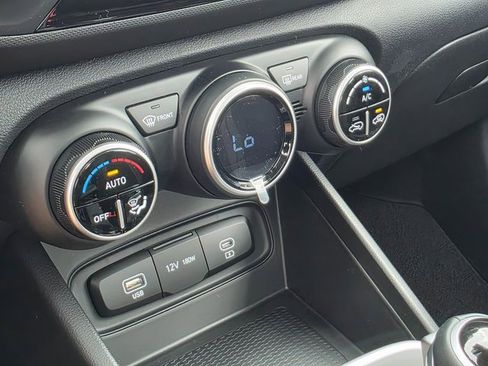 New 2025 Hyundai Venue SEL image 27