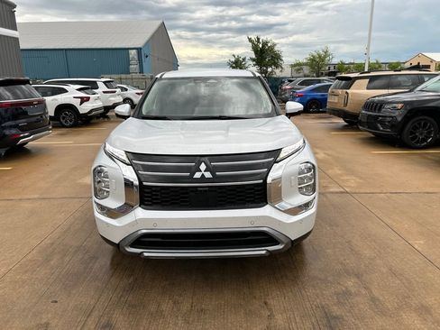 Used 2025 Mitsubishi Outlander SE AWD/4WD image 5