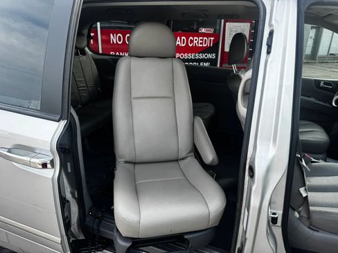 Used 2012 Kia Sedona EX w/ Luxury Pkg FWD image 32