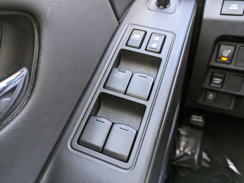 Used 2024 Nissan Frontier SV w/ SV Convenience Package image 22