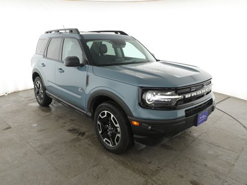 Used 2023 Ford Bronco Sport Outer Banks AWD/4WD image 3