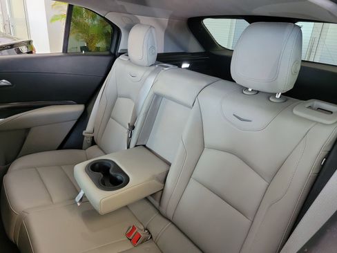 Used 2022 Cadillac XT4 Luxury w/ Driver Awareness Package FWD image 12