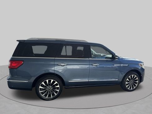 Used 2019 Lincoln Navigator Select w/ Technology Package AWD/4WD image 10