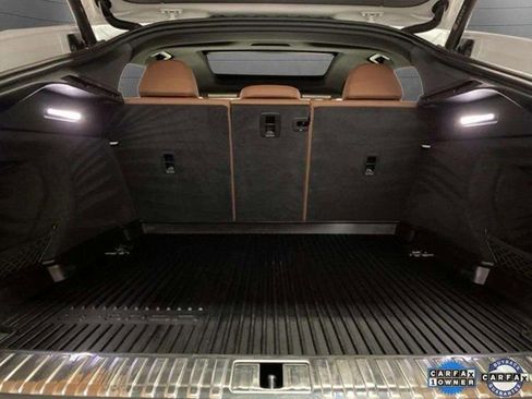 Used 2022 Audi e-tron Premium Plus w/ Premium Plus Package image 89