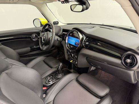 Certified 2024 MINI Cooper SE FWD image 31
