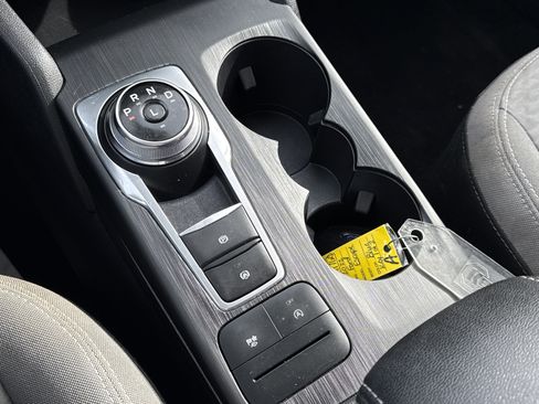 Used 2022 Ford Escape SE w/ SE Sport Appearance Package image 23