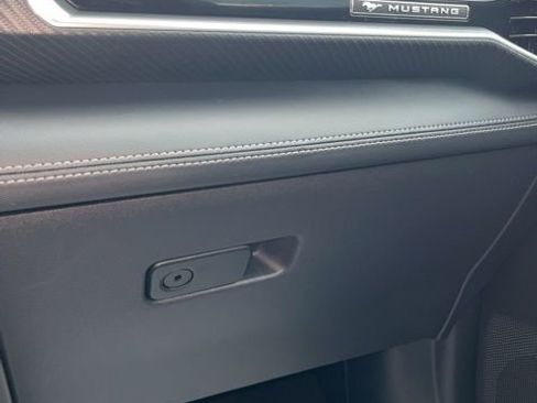Used 2025 Ford Mustang Premium image 20