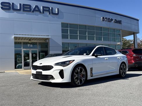 Used 2020 Kia Stinger GT1 image 2