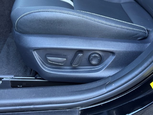 Used 2025 Toyota Camry SE FWD image 13