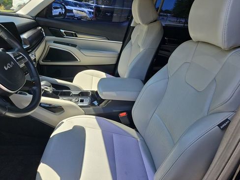 Certified 2024 Kia Telluride S FWD image 15