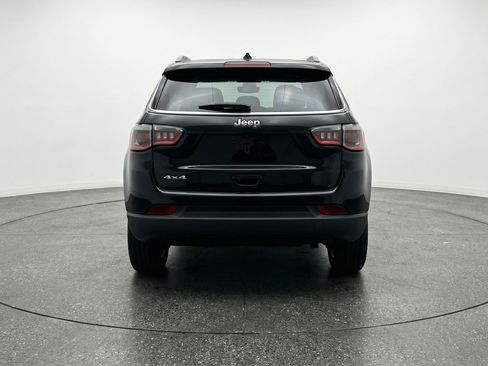 Used 2025 Jeep Compass Latitude image 7