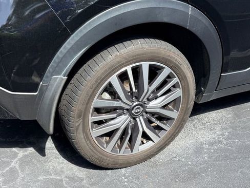 Used 2022 Nissan Kicks SV FWD image 7