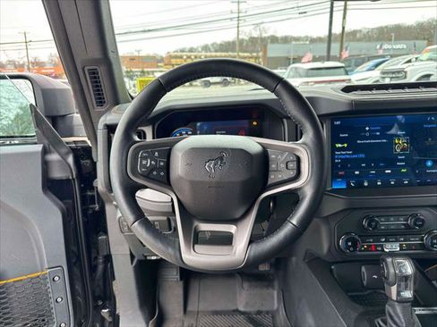 Used 2024 Ford Bronco Badlands image 17