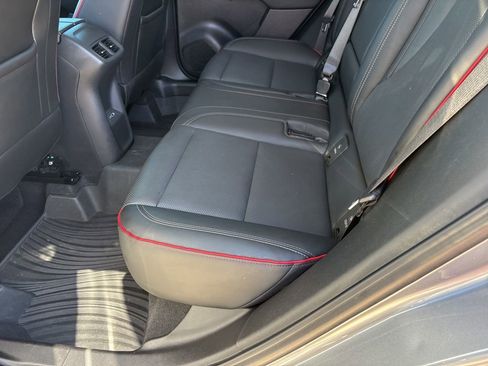 Used 2022 Buick Envision Essence w/ Technology Package I image 19