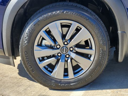 Used 2025 Nissan Pathfinder SV w/ SV Premium Package image 14