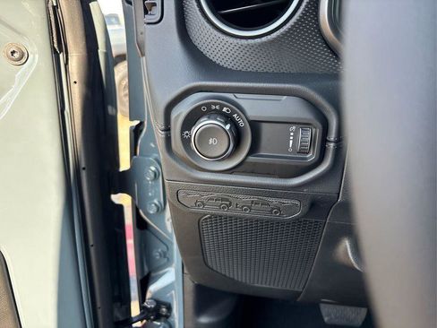 New 2026 Jeep Wrangler Unlimited Rubicon AWD/4WD image 15