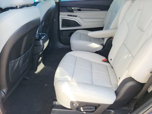 New 2025 Kia Telluride EX w/ EX Captain's Chair Package image 6