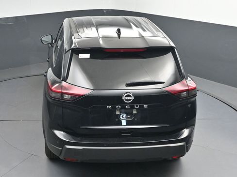 Certified 2025 Nissan Rogue SV FWD image 34