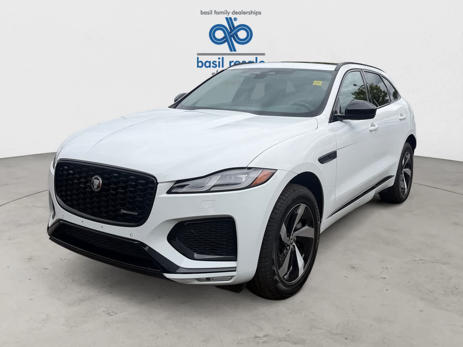 Used 2025 Jaguar F-PACE R-Dynamic S AWD/4WD image 2