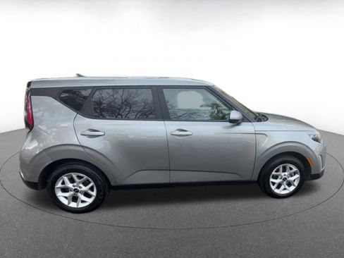 Used 2025 Kia Soul LX w/ LX Technology Package image 16