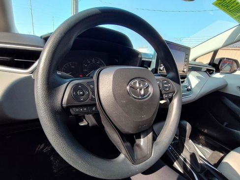 Used 2022 Toyota Corolla L FWD image 18