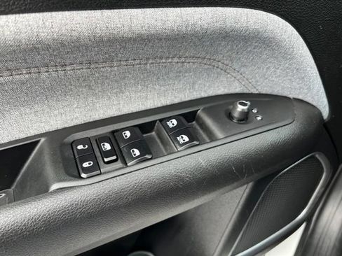 Used 2023 Jeep Compass Latitude AWD/4WD image 32