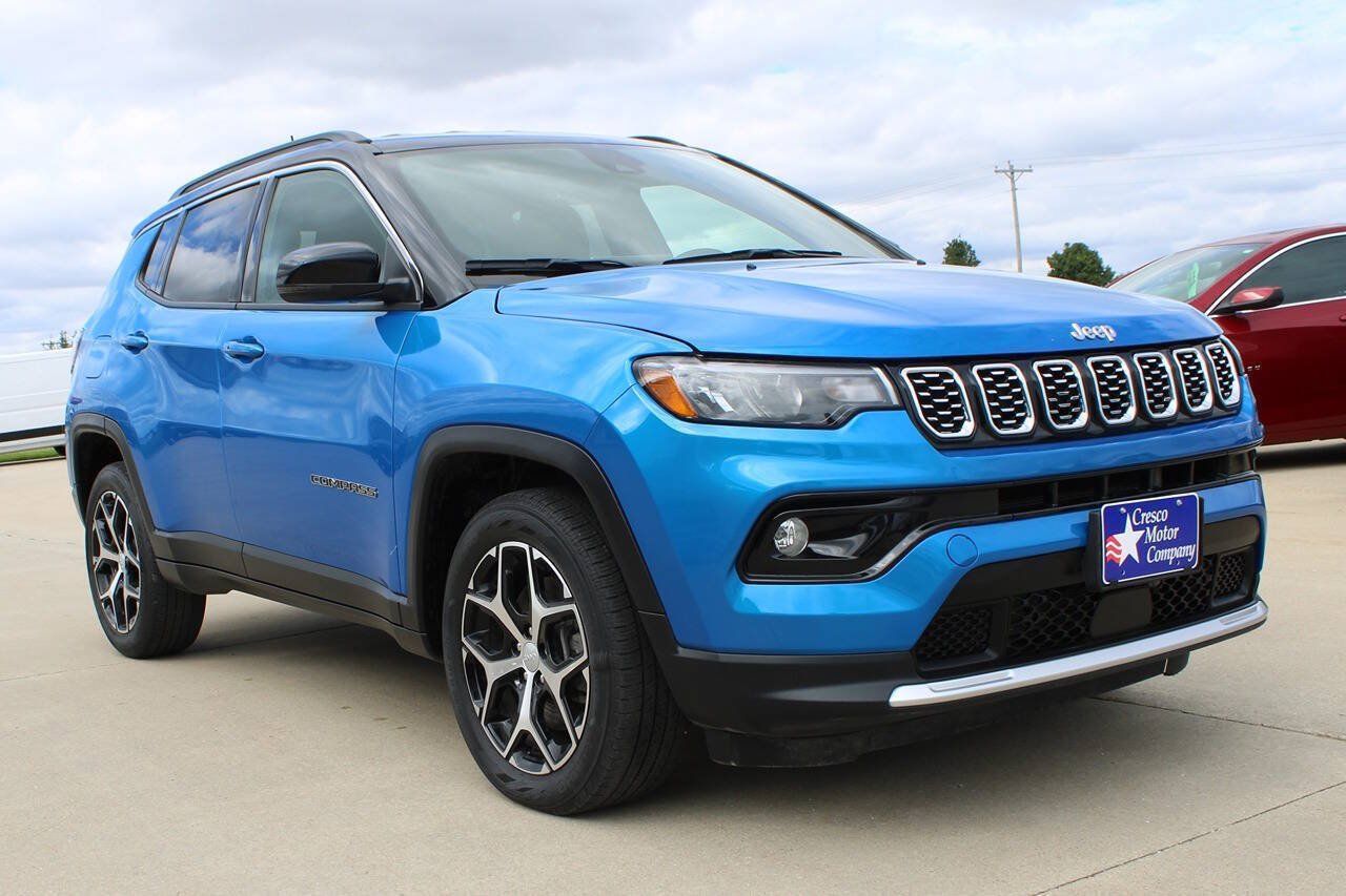 Used 2024 Jeep Compass Limited AWD/4WD image 3